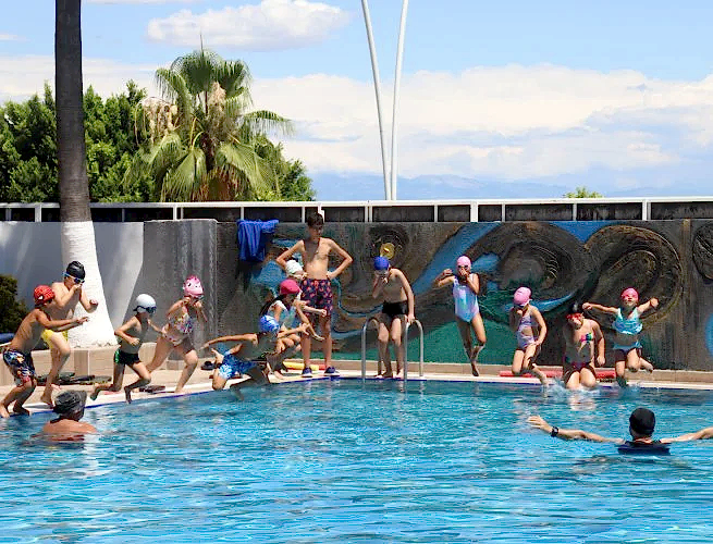 Açık Yüzme Havuzu